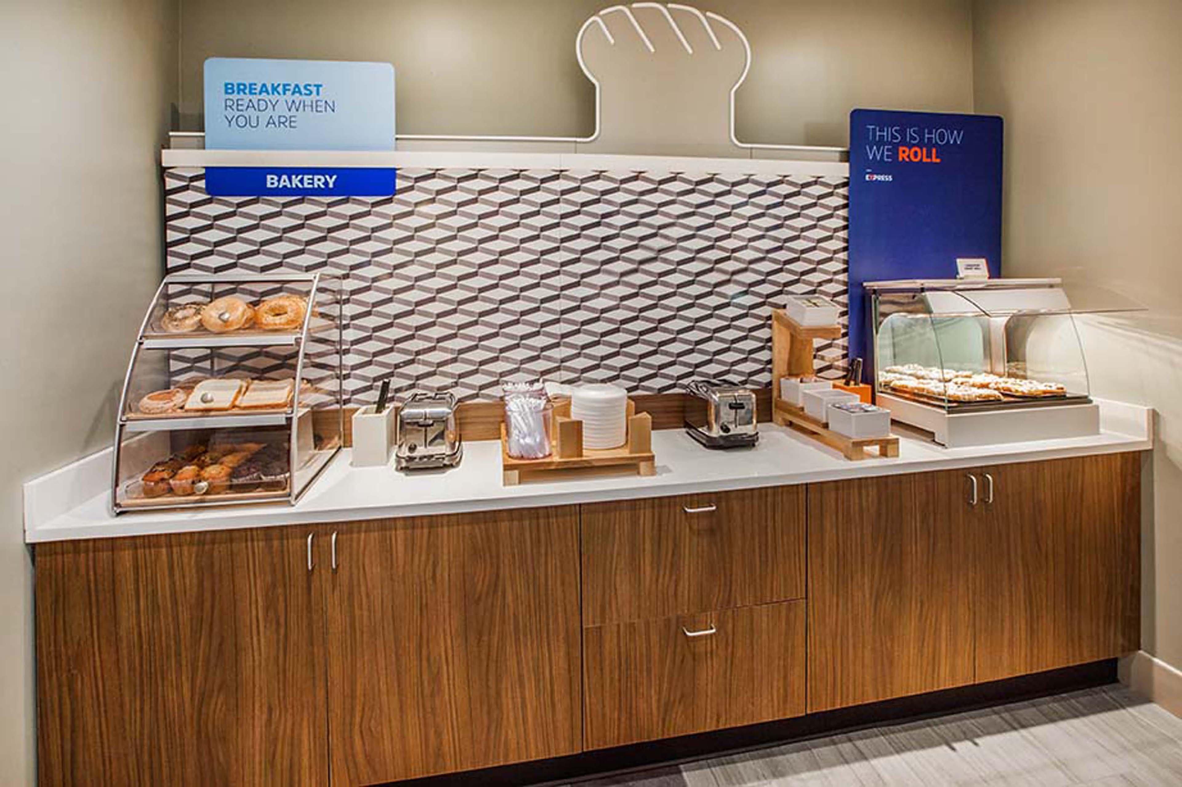 Holiday Inn Express & Suites Allentown-Dorney Park Area By Ihg Eksteriør billede